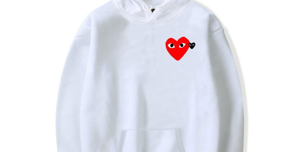 Comme des Garçons Hoodie: Timeless Streetwear Style
