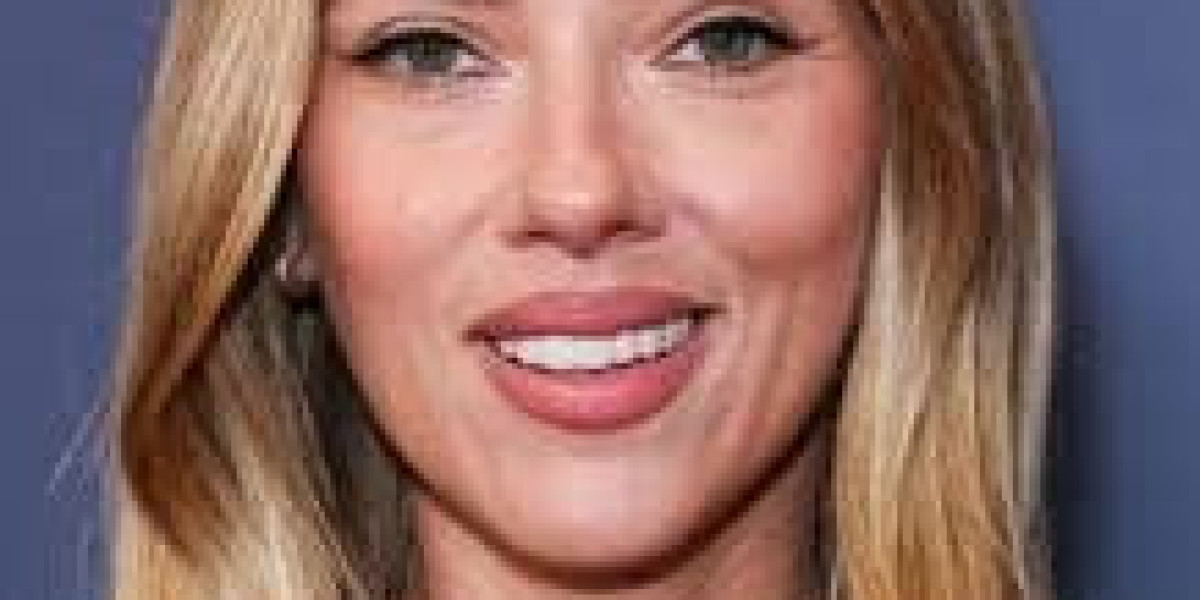 The Stature and Physique of Scarlett Johansson: An In-Depth Look